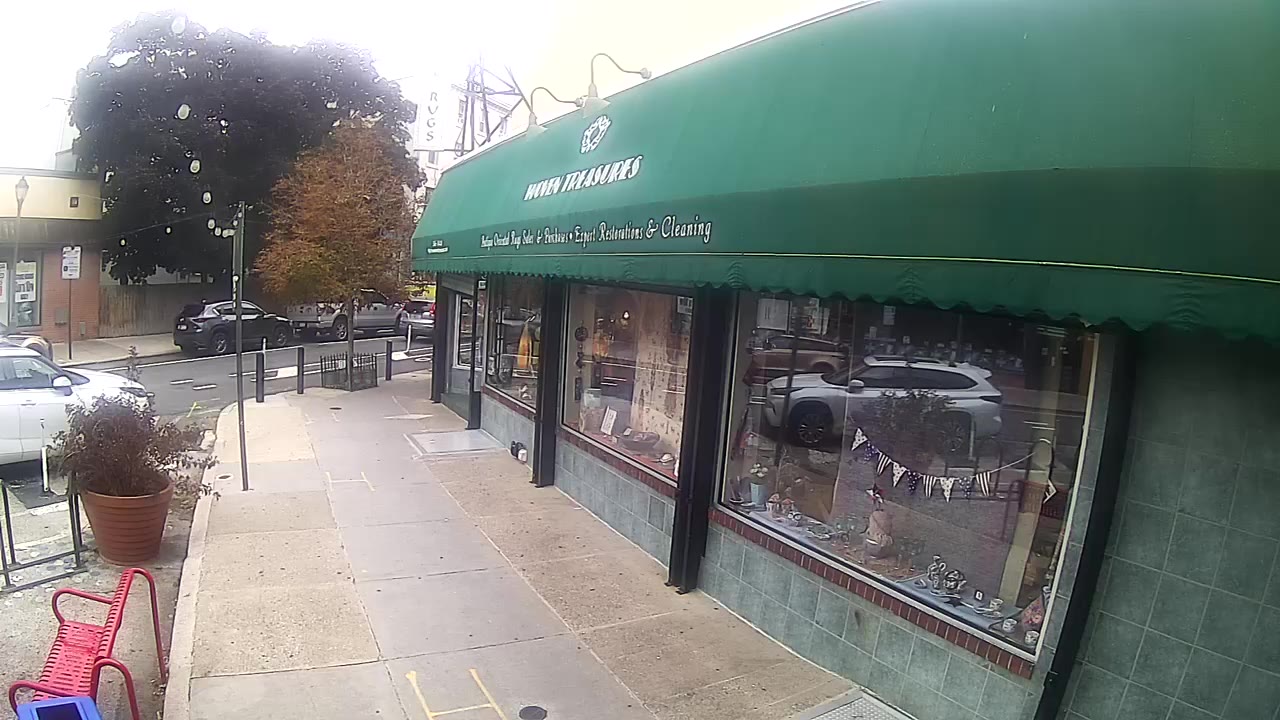 The Igloo - Sidewalk North — Philadelphia, PA live camera thumbnail