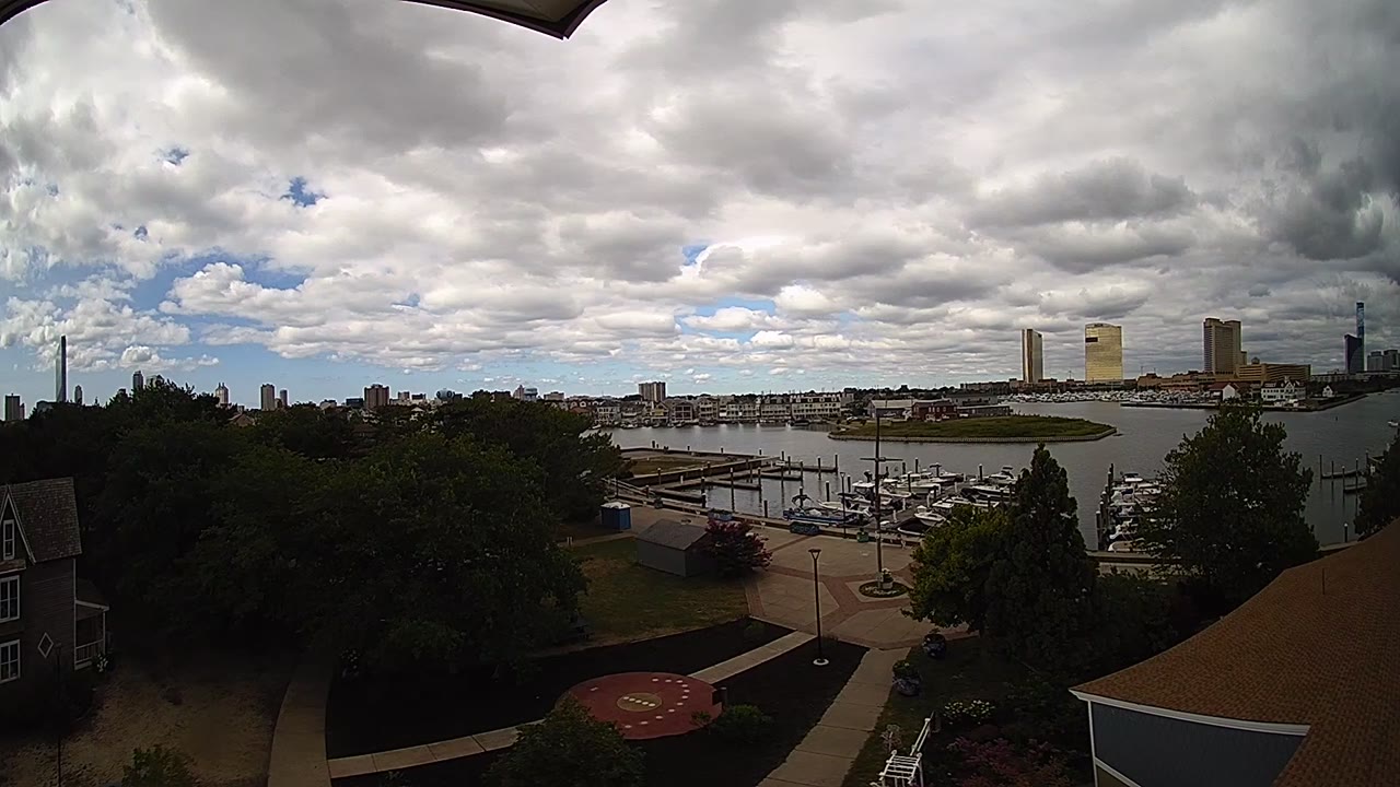 AC Aquarium Widows Walk Looking South — Atlantic City, NJ live camera thumbnail
