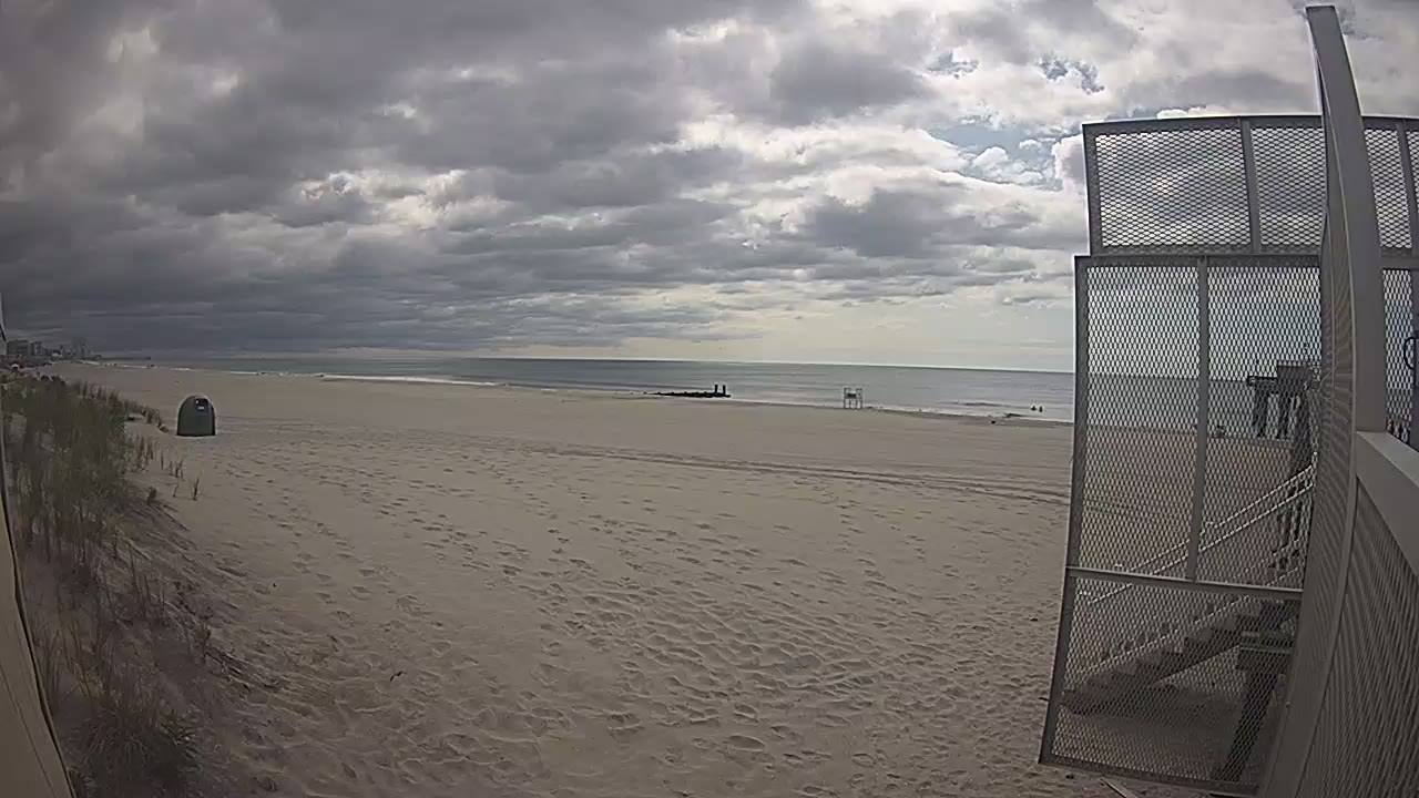Margate Fishing Pier Beach and Surf North — Margate, NJ live camera thumbnail