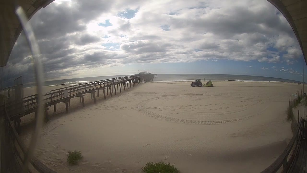 Margate Fishing Pier 180° Panorama — Margate, NJ live camera thumbnail