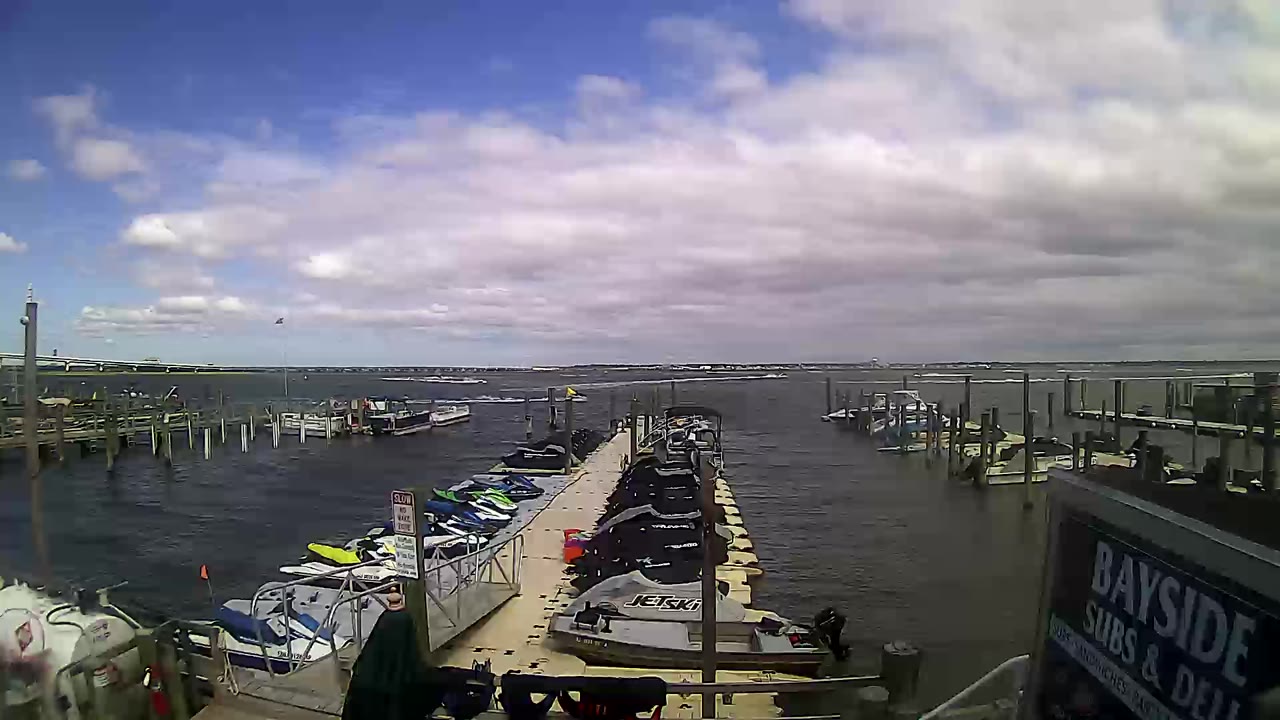 Wet and Wild Pirate Voyage & Parasail Docks — Ocean City, NJ live camera thumbnail