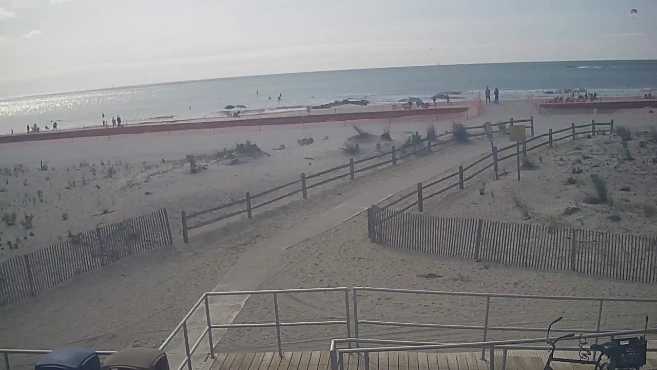 Gardens Plaza 3rd Street Beach, Ocean City — Ocean City, NJ live camera thumbnail
